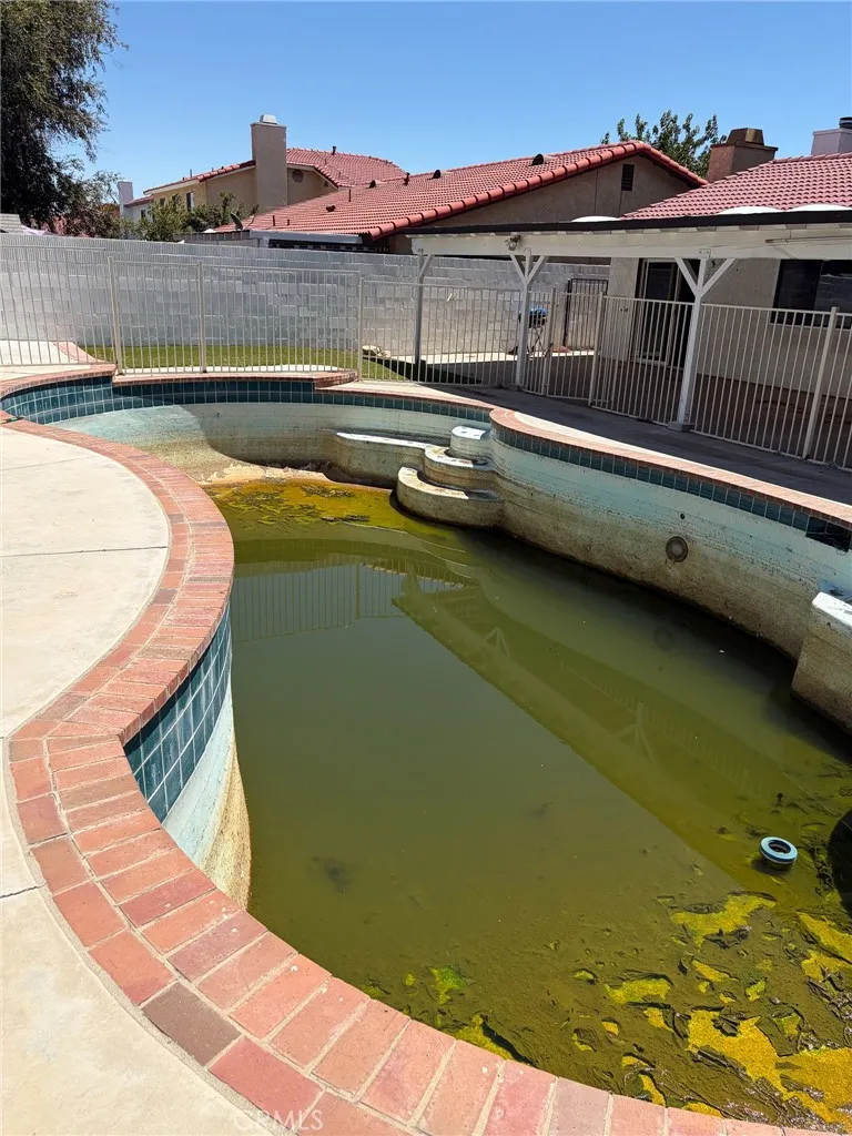 1255 Herzel Avenue Lancaster, CA 93535