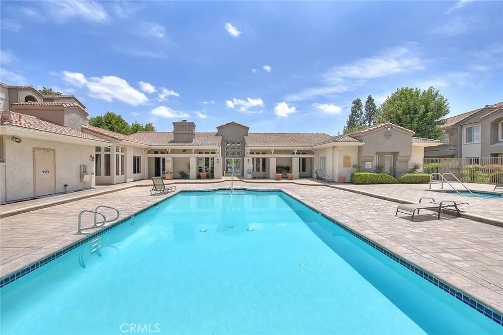 1015 La Terraza #304 Corona, CA 92879