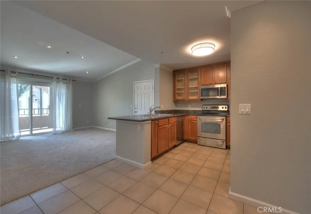 1015 La Terraza #304 Corona, CA 92879