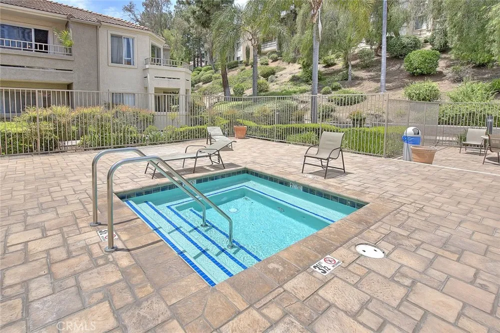 1015 La Terraza #304 Corona, CA 92879