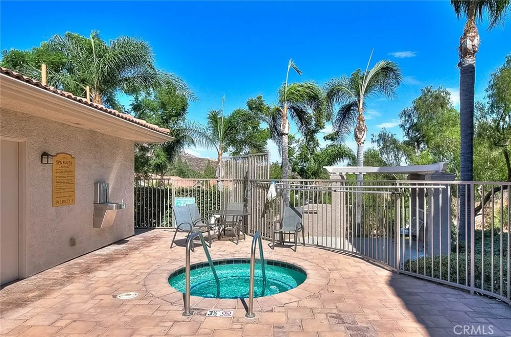 1015 La Terraza #304 Corona, CA 92879