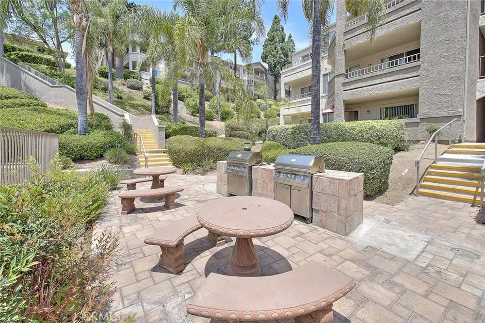 1015 La Terraza #304 Corona, CA 92879