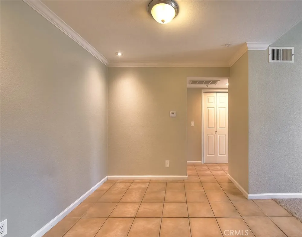 1015 La Terraza #304 Corona, CA 92879