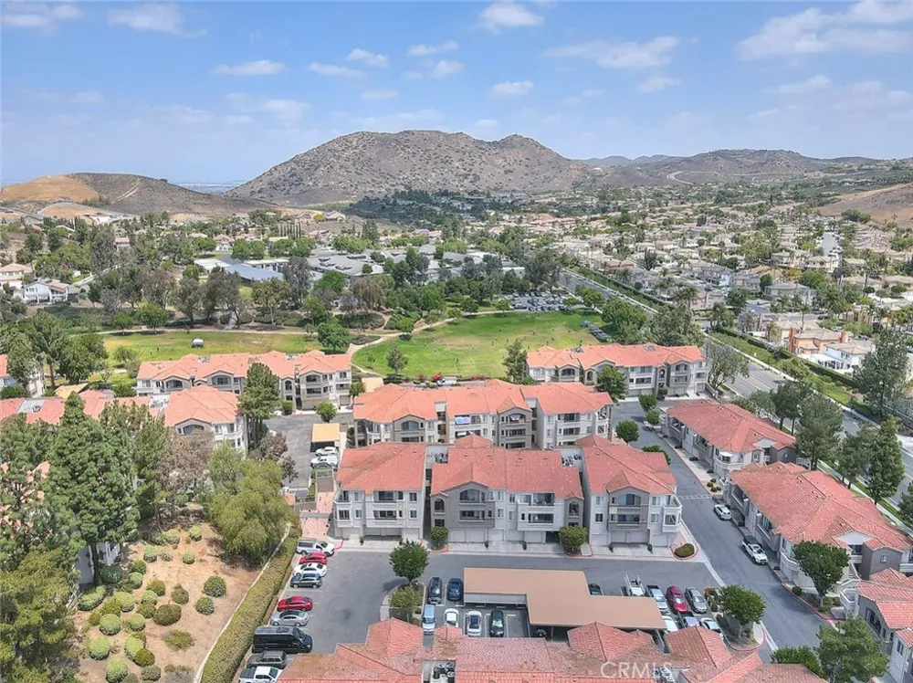 1015 La Terraza #304 Corona, CA 92879