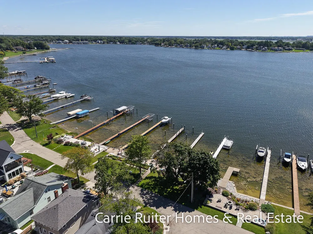 17232 W Spring Lake Road Spring Lake, MI 49456