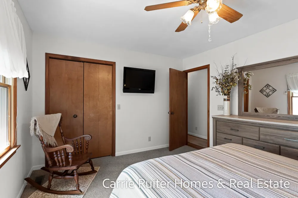 17232 W Spring Lake Road Spring Lake, MI 49456