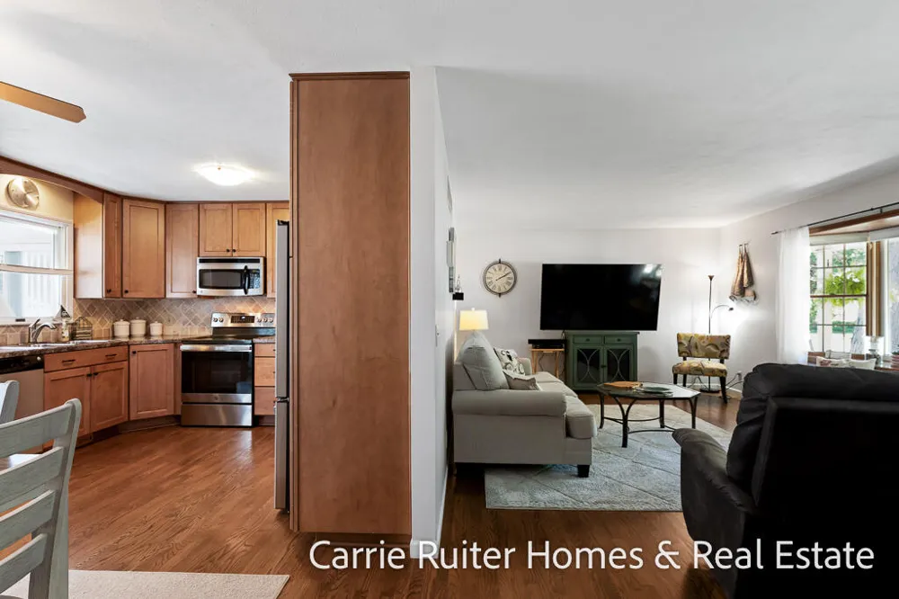17232 W Spring Lake Road Spring Lake, MI 49456