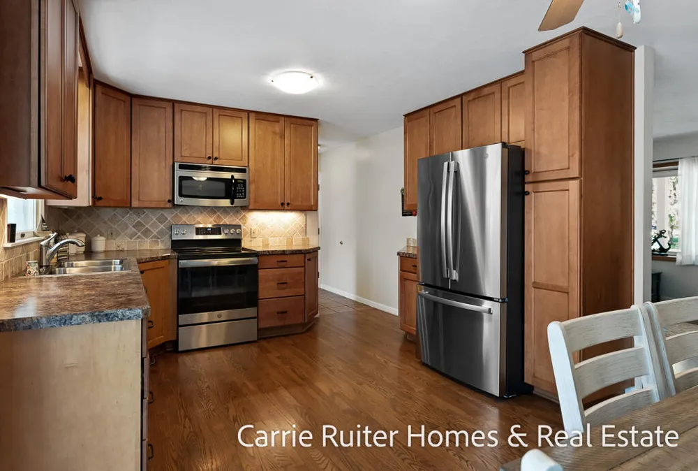 17232 W Spring Lake Road Spring Lake, MI 49456