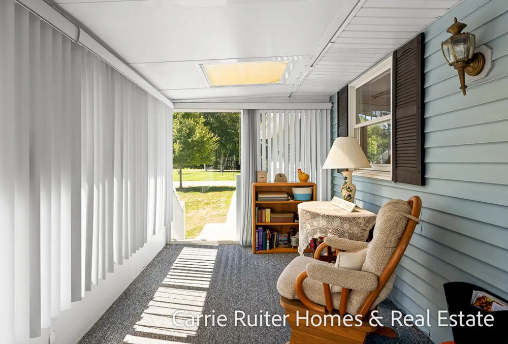17232 W Spring Lake Road Spring Lake, MI 49456
