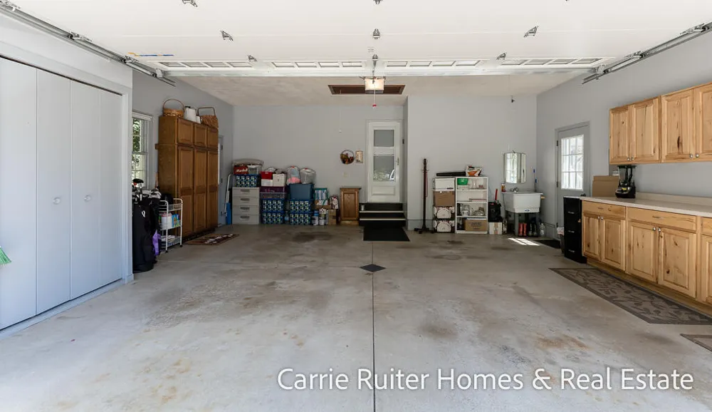 17232 W Spring Lake Road Spring Lake, MI 49456