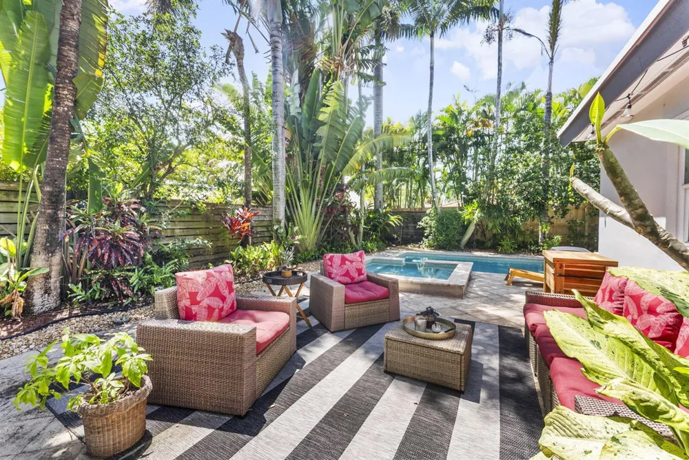 1627 NE 17TH AVENUE Fort Lauderdale, FL 33305