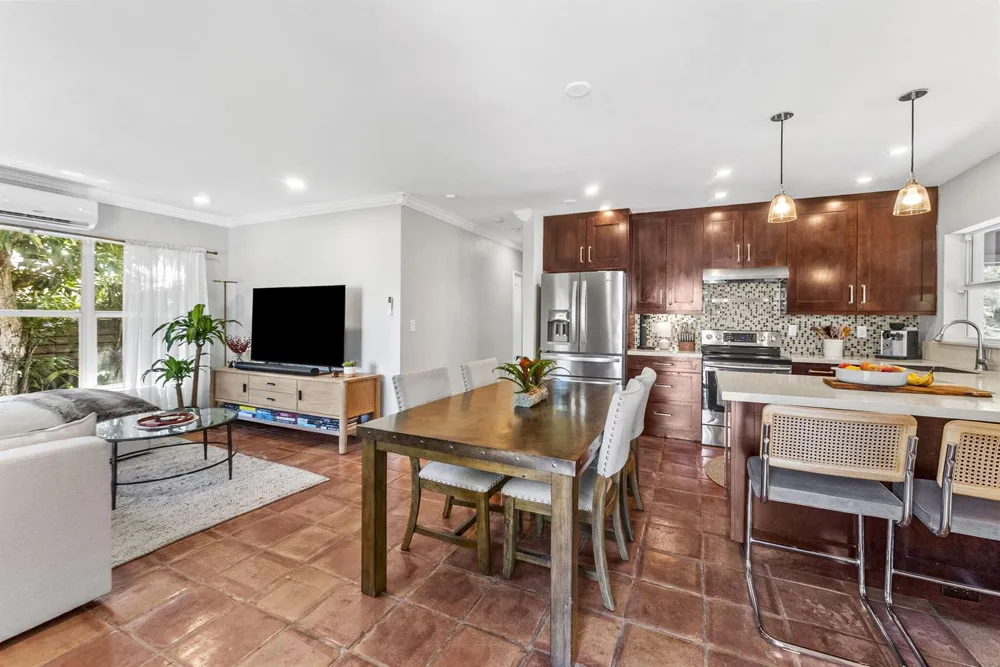 1627 NE 17TH AVENUE Fort Lauderdale, FL 33305