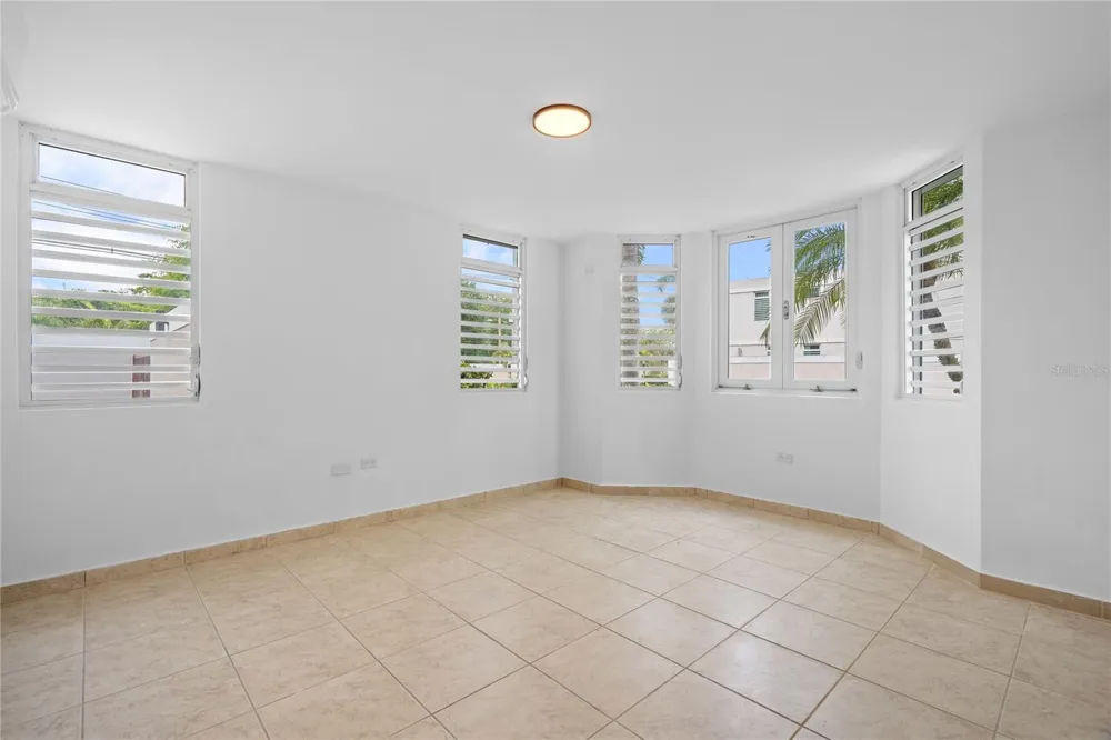 640 GOLFO DE ALASKA #H640 Dorado, PR 00646