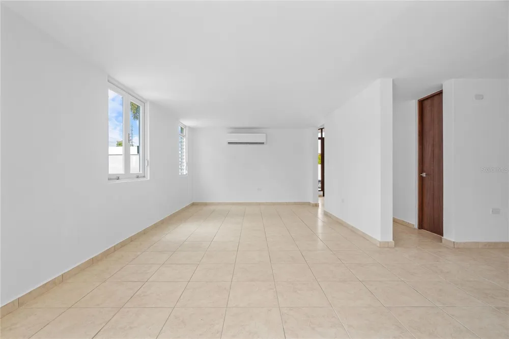 640 GOLFO DE ALASKA #H640 Dorado, PR 00646
