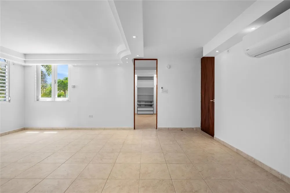 640 GOLFO DE ALASKA #H640 Dorado, PR 00646