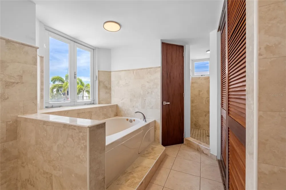 640 GOLFO DE ALASKA #H640 Dorado, PR 00646