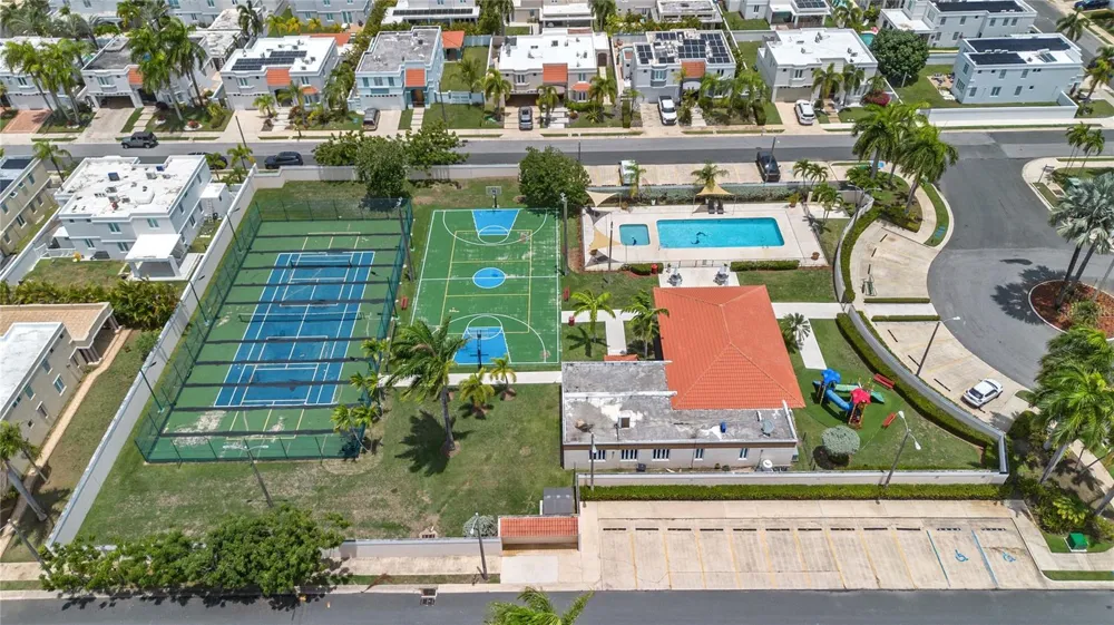 640 GOLFO DE ALASKA #H640 Dorado, PR 00646