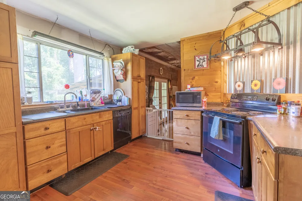 111 Willow ST Commerce, GA 30529