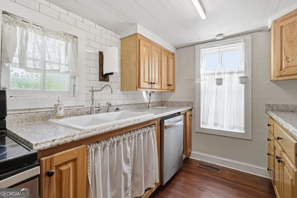 206 Kell ST Ellijay, GA 30540