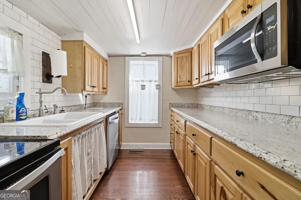 206 Kell ST Ellijay, GA 30540
