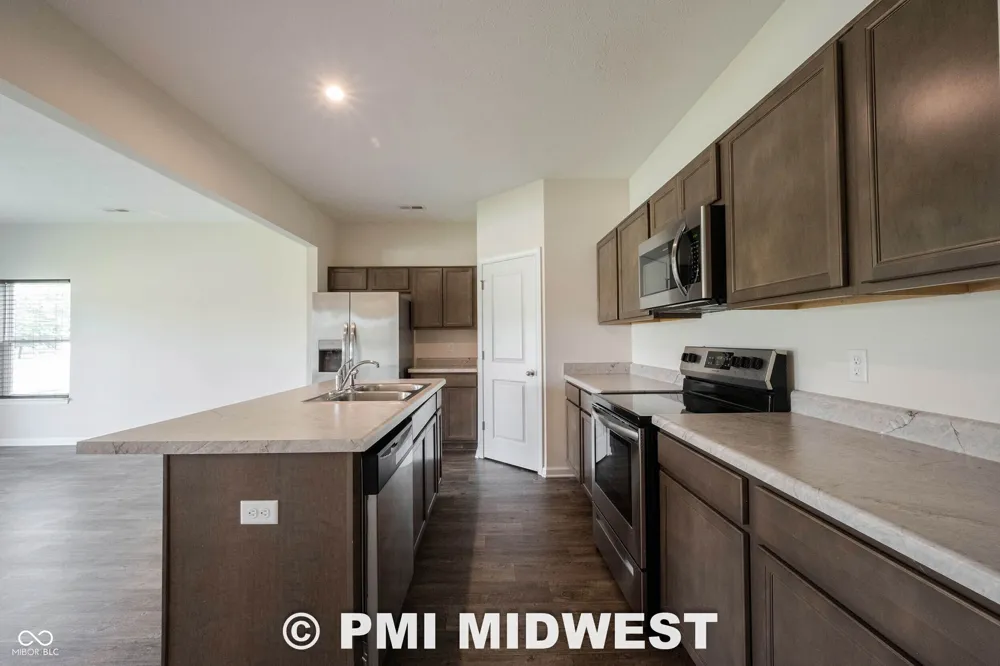 10828 Penwell Way Indianapolis, IN 46235