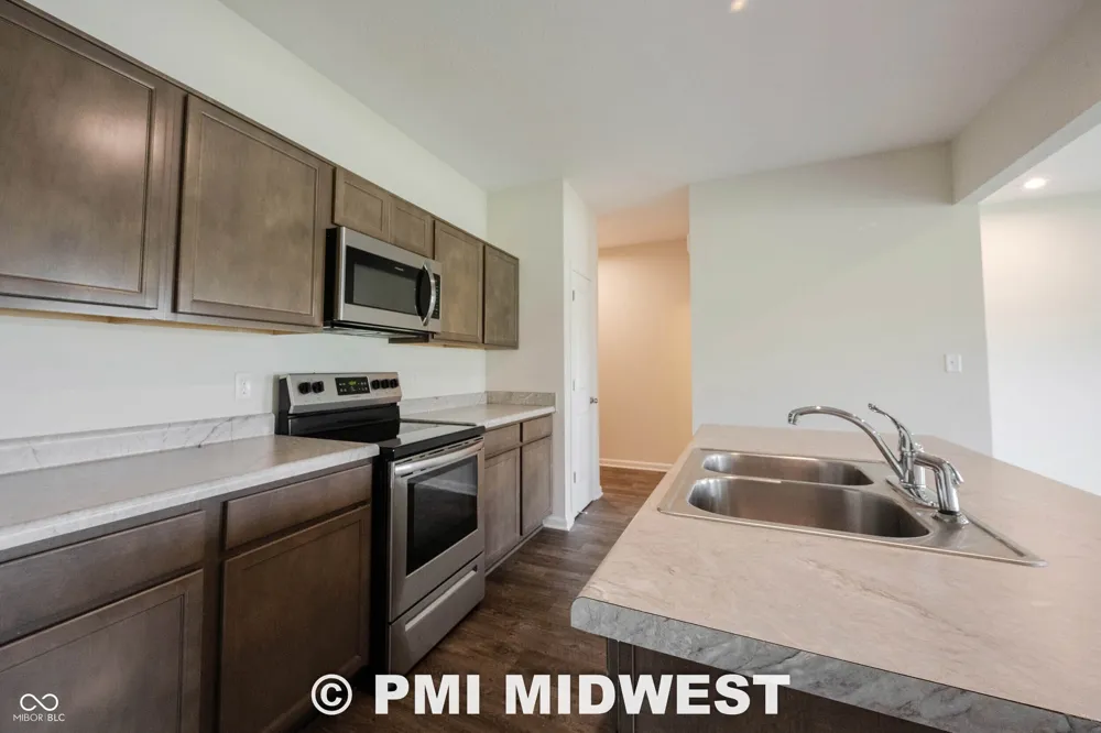 10828 Penwell Way Indianapolis, IN 46235