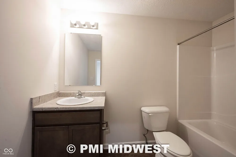 10828 Penwell Way Indianapolis, IN 46235