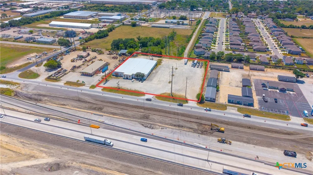 735 E Interstate 10 Seguin, TX 78155