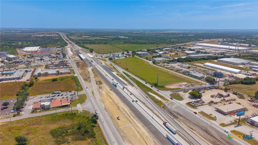 735 E Interstate 10 Seguin, TX 78155