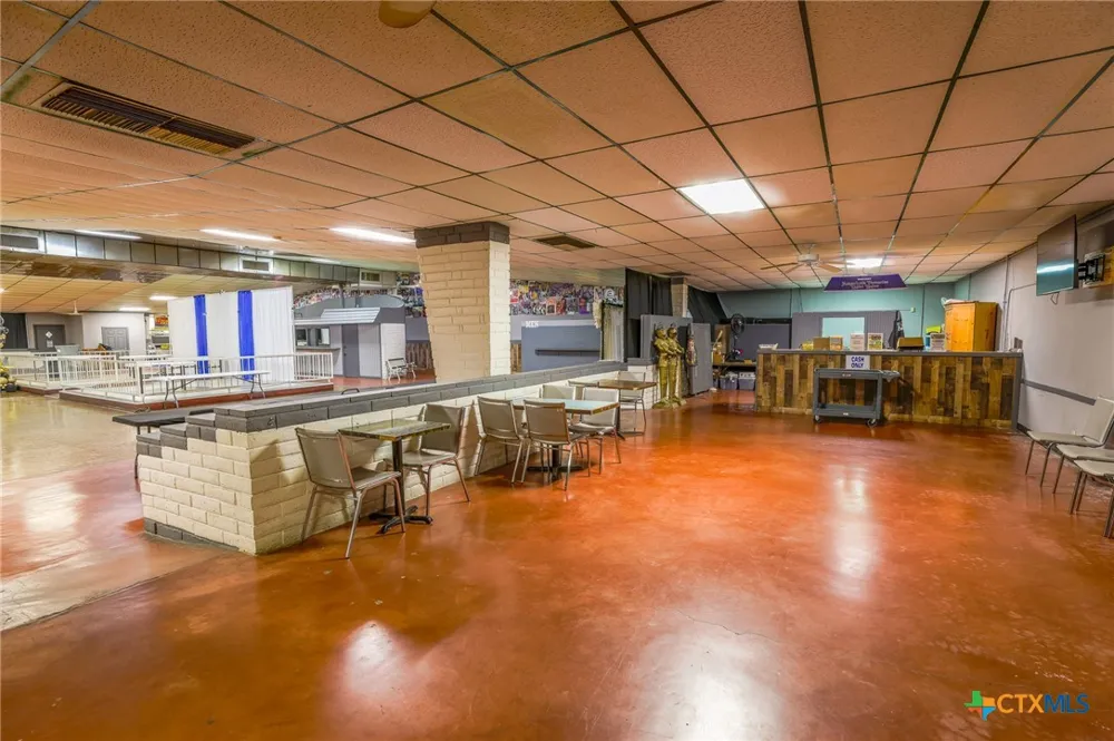 735 E Interstate 10 Seguin, TX 78155