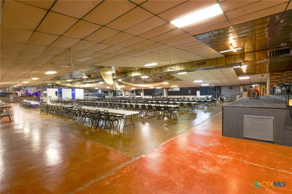 735 E Interstate 10 Seguin, TX 78155