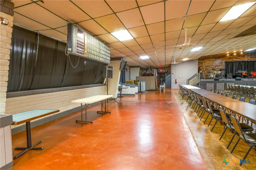735 E Interstate 10 Seguin, TX 78155
