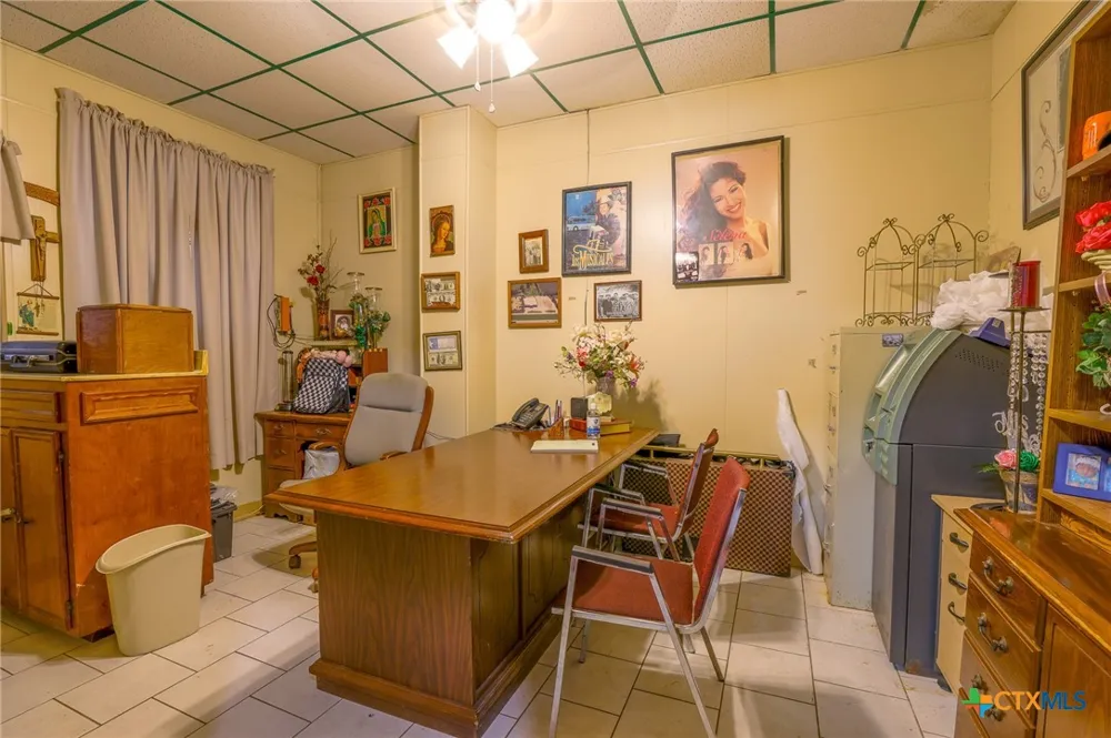 735 E Interstate 10 Seguin, TX 78155