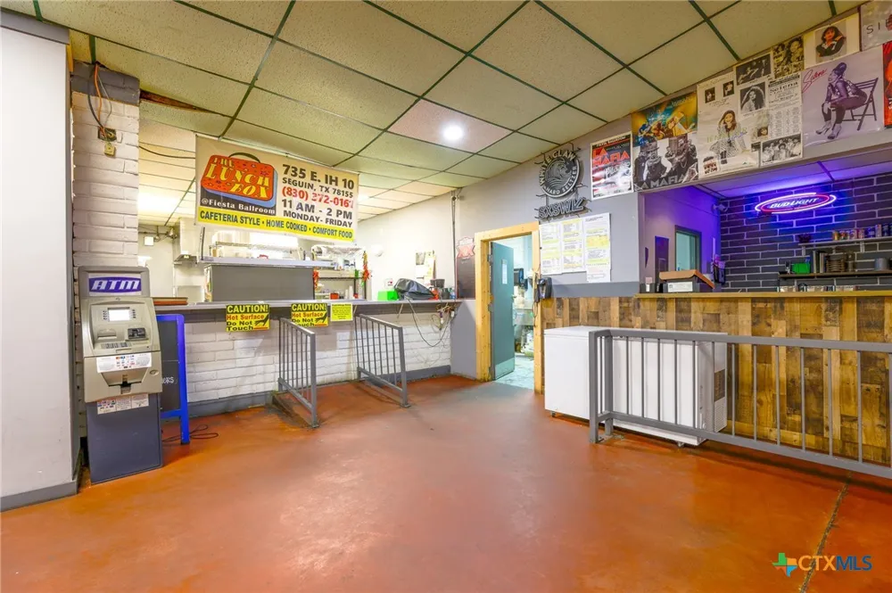 735 E Interstate 10 Seguin, TX 78155