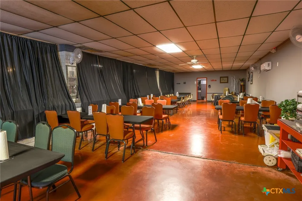 735 E Interstate 10 Seguin, TX 78155