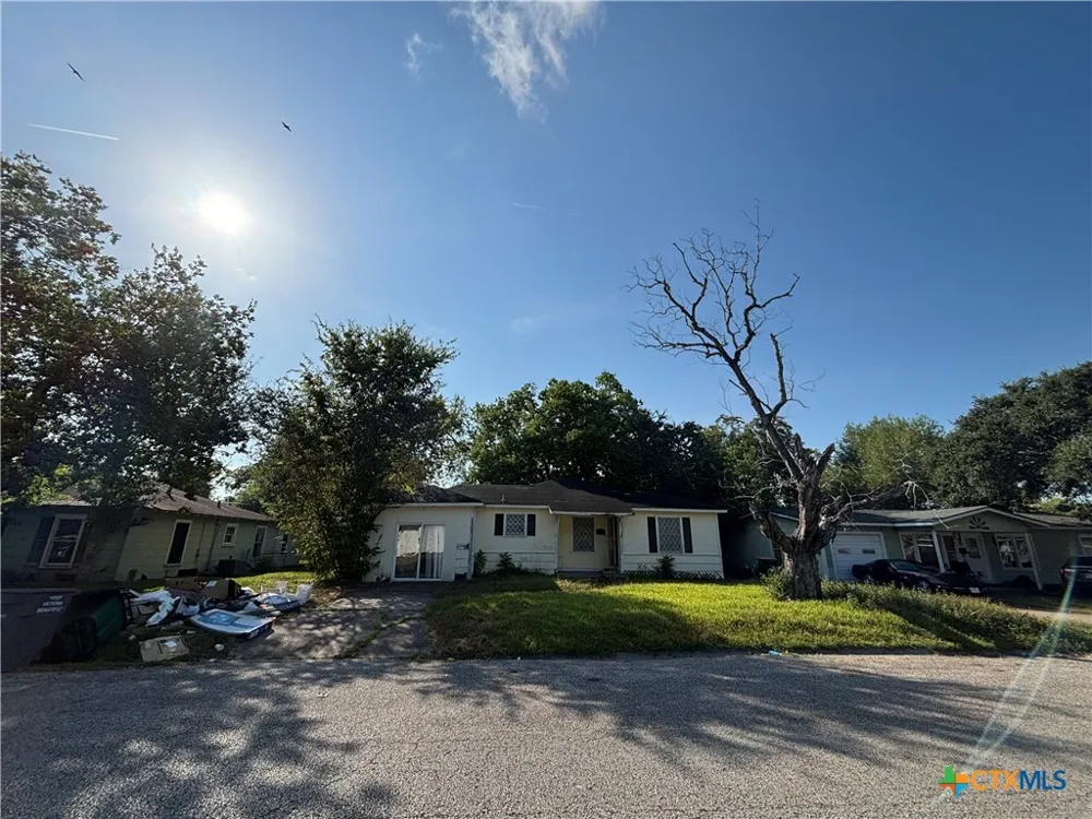 2505 Cardinal Street Victoria, TX 77901