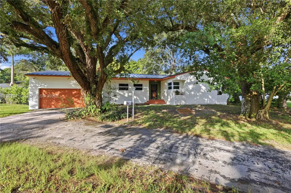 13040 Miami Ave Miami, FL 33168