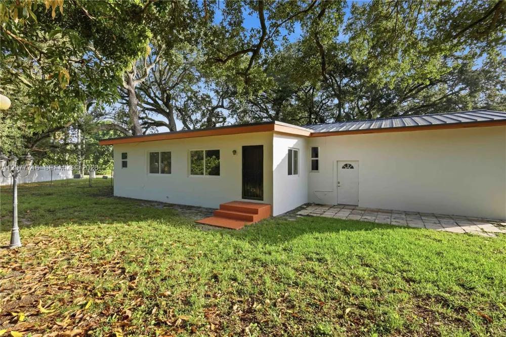 13040 Miami Ave Miami, FL 33168