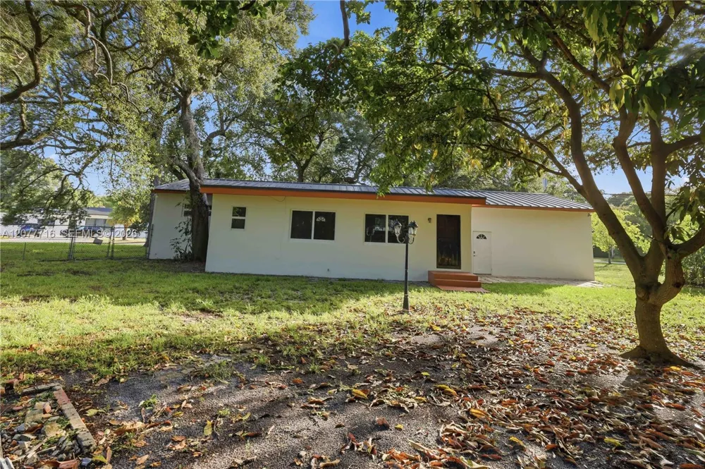13040 Miami Ave Miami, FL 33168
