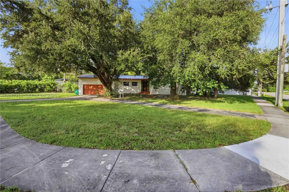 13040 Miami Ave Miami, FL 33168
