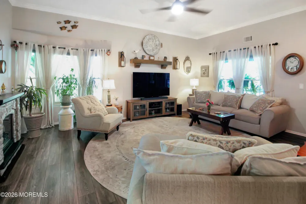 514 Petunia Lane Whiting, NJ 08759