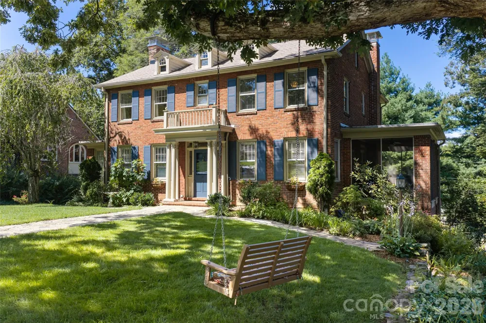 17 Lynwood Road Asheville, NC 28804
