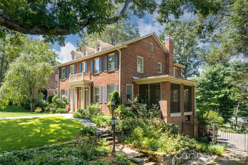 17 Lynwood Road Asheville, NC 28804