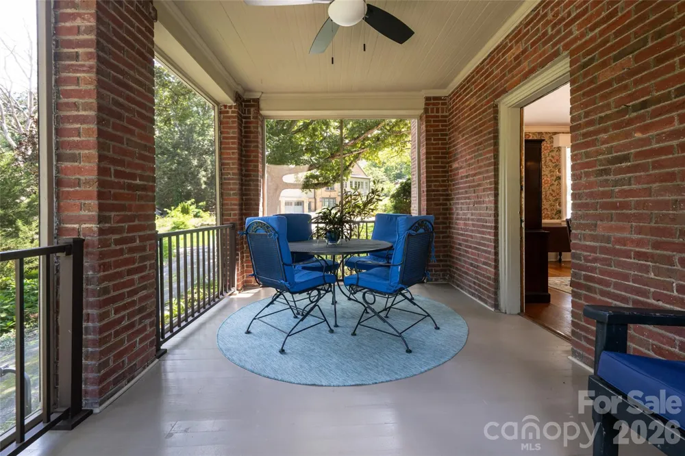 17 Lynwood Road Asheville, NC 28804