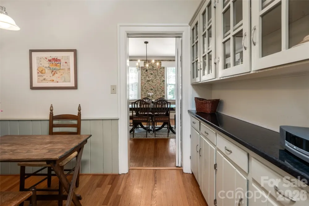 17 Lynwood Road Asheville, NC 28804