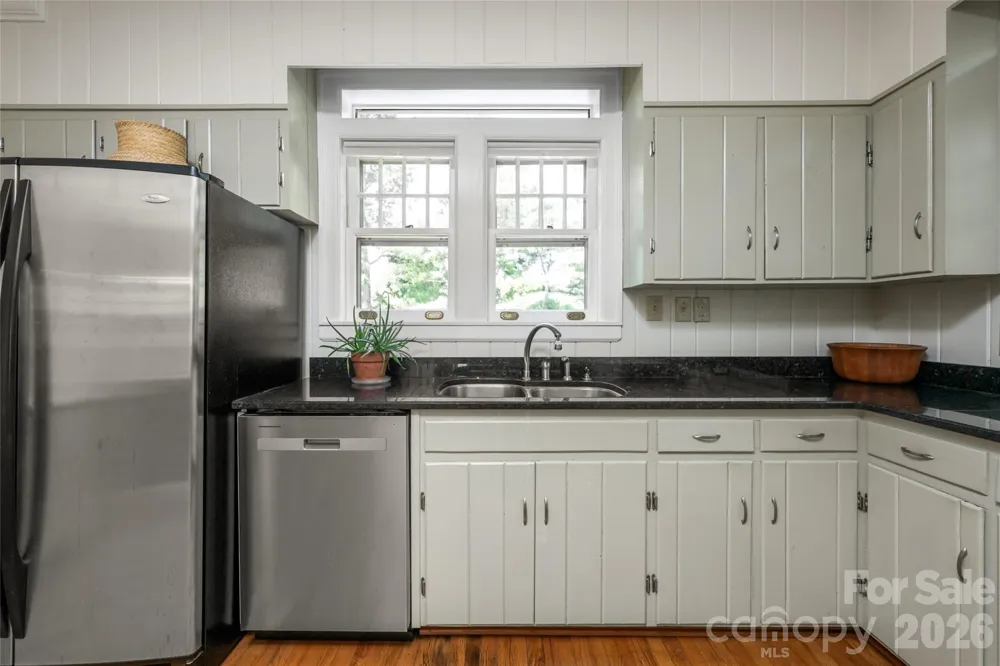 17 Lynwood Road Asheville, NC 28804
