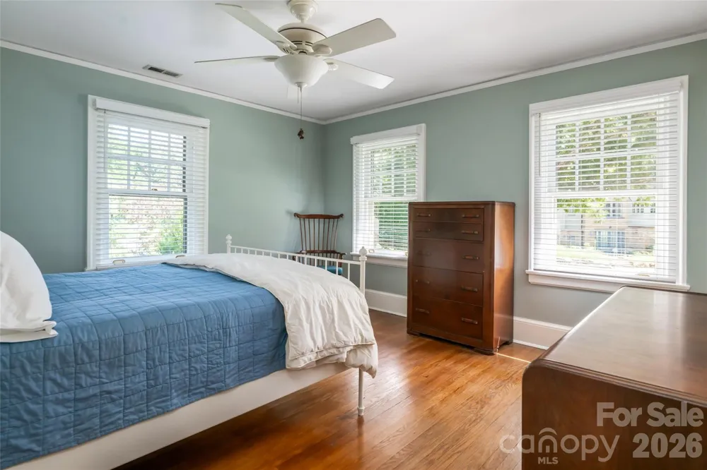 17 Lynwood Road Asheville, NC 28804