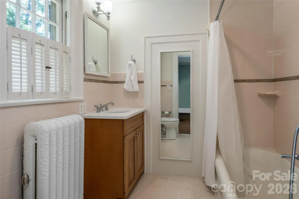 17 Lynwood Road Asheville, NC 28804