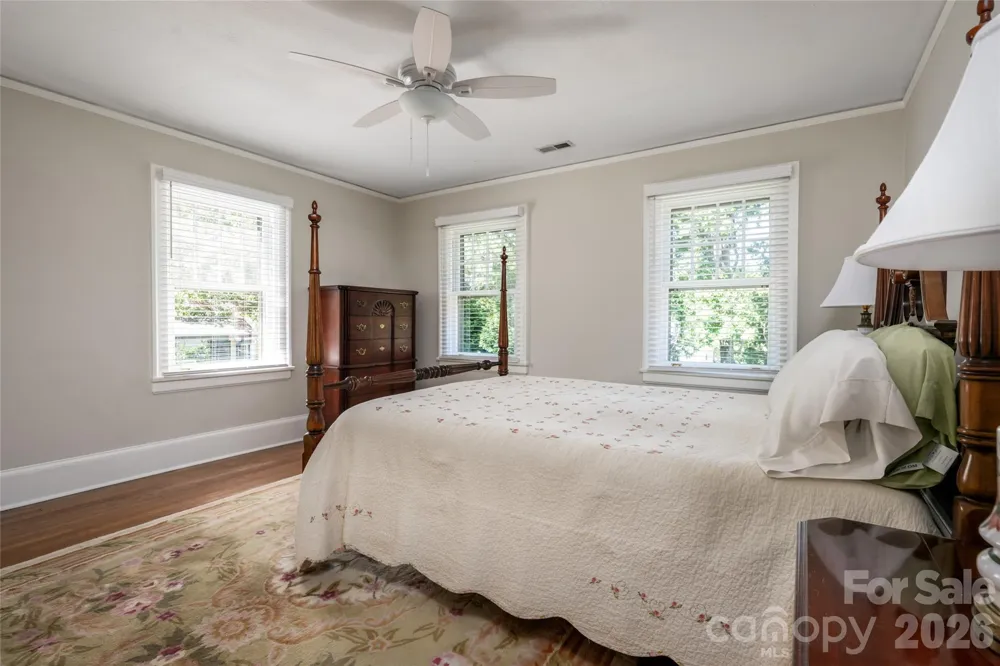 17 Lynwood Road Asheville, NC 28804