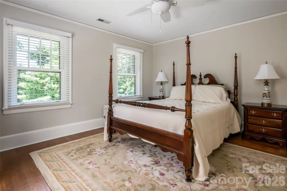 17 Lynwood Road Asheville, NC 28804
